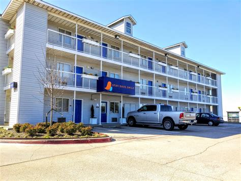 Intown Suites Extended Stay Dallas Tx Brookriver Drive